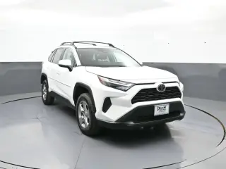 Toyota RAV4 2025 AWD XLE 4dr SUV