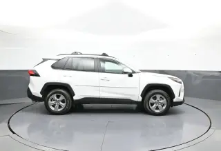 Toyota RAV4 2025 AWD XLE 4dr SUV