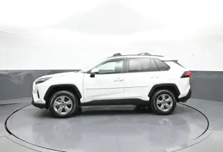 Toyota RAV4 2025 AWD XLE 4dr SUV