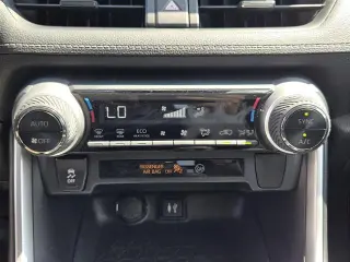 Toyota RAV4 Hybrid 2019 AWD LE SUV 4p.
