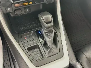 Toyota RAV4 2021 LE 4p SUV