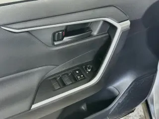 Toyota RAV4 2021 LE 4p SUV