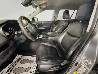 Toyota RAV4 2021 LE 4p SUV