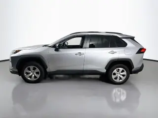 Toyota RAV4 2021 LE 4p SUV