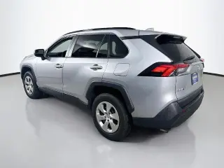 Toyota RAV4 2021 LE 4p SUV