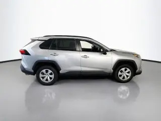 Toyota RAV4 2021 LE 4p SUV