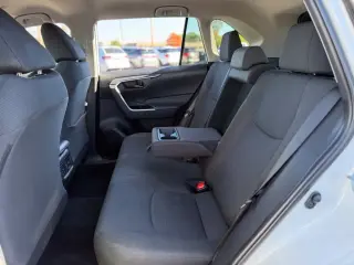 Toyota RAV4 2025 LE 4dr SUV