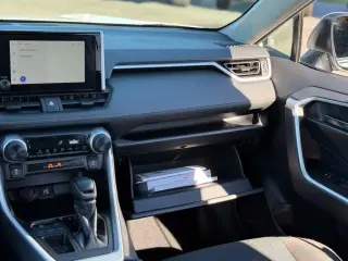 Toyota RAV4 2025 LE 4dr SUV