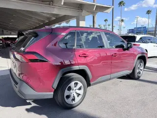 Toyota RAV4 2021 LE SUV de 4 puertas