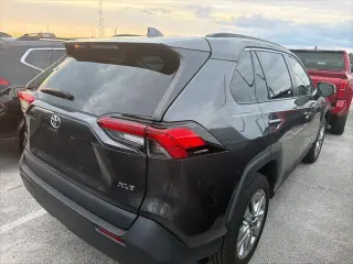 Toyota RAV4 2023 XLE Premium 4p SUV