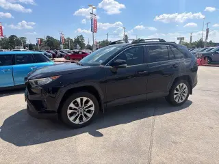 Toyota RAV4 2021 XLE Premium 4dr SUV