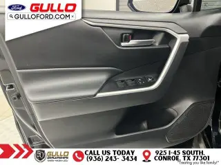 Toyota RAV4 2021 XLE Premium 4dr SUV