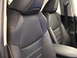 Toyota RAV4 2025 AWD XLE Premium 4p SUV