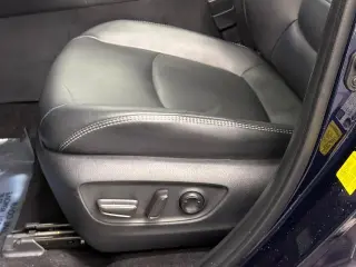 Toyota RAV4 2025 AWD XLE Premium 4p SUV