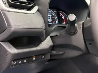 Toyota RAV4 2025 AWD XLE Premium 4p SUV