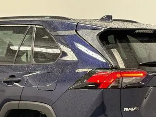 Toyota RAV4 2025 AWD XLE Premium 4p SUV