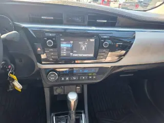 Toyota Corolla 2015 LE 4p Sedan