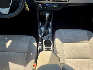 Toyota Corolla 2015 LE 4p Sedan