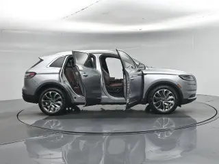 Lincoln Nautilus 2023 Reserve 4dr SUV