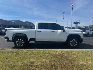 Chevrolet Silverado 2500HD 2022 4x4 Custom 4p Crew Cab SB