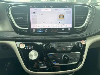 Chrysler Pacifica Plug-In Hybrid 2024 Select 4dr Mini-Van