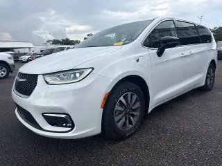 Chrysler Pacifica Plug-In Hybrid 2024 Select 4dr Mini-Van
