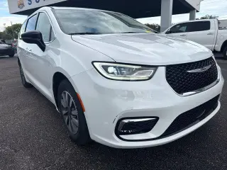 Chrysler Pacifica Plug-In Hybrid 2024 Select 4dr Mini-Van