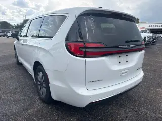 Chrysler Pacifica Plug-In Hybrid 2024 Select 4dr Mini-Van