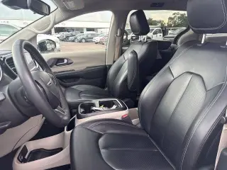 Chrysler Pacifica Plug-In Hybrid 2024 Select 4dr Mini-Van