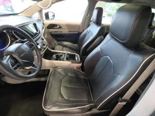 Chrysler Pacifica Plug-In Hybrid 2023 Limited 4dr Mini-Van
