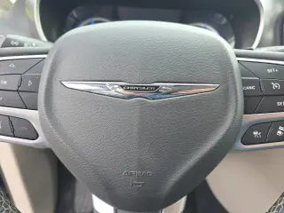 Chrysler Pacifica Plug-In Hybrid 2023 Touring L 4dr Mini-Van