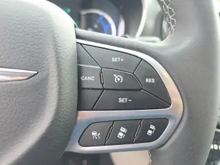 Chrysler Pacifica Plug-In Hybrid 2023 Touring L 4dr Mini-Van