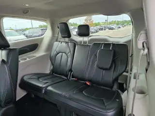 Chrysler Pacifica Plug-In Hybrid 2023 Touring L 4dr Mini-Van