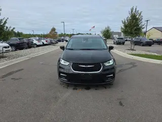 Chrysler Pacifica Plug-In Hybrid 2023 Touring L 4dr Mini-Van