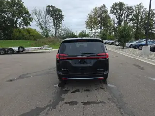 Chrysler Pacifica Plug-In Hybrid 2023 Touring L 4dr Mini-Van