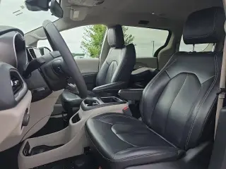 Chrysler Pacifica Plug-In Hybrid 2023 Touring L 4dr Mini-Van