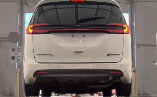 Chrysler Pacifica Hybrid 2021 Touring L 4dr Mini-Van