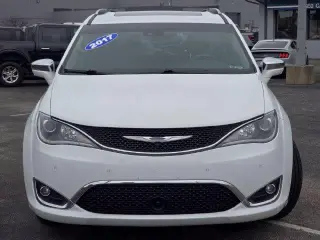 Chrysler Pacifica 2017 Limited 4dr Mini-Van