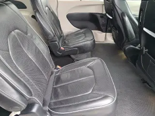 Chrysler Pacifica 2017 Limited 4dr Mini-Van