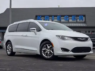Chrysler Pacifica 2017 Limited 4dr Mini-Van
