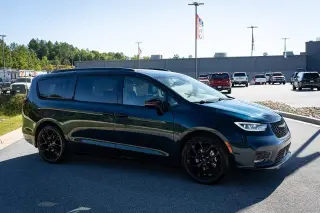 Chrysler Pacifica 2025 Limited 4dr Minivan