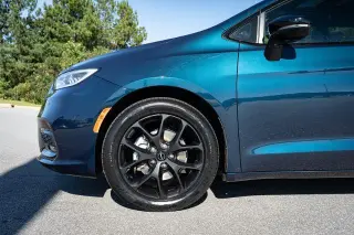Chrysler Pacifica 2025 Limited 4dr Minivan