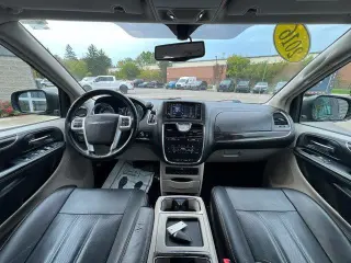 Chrysler Town and Country 2016 Touring-L 4dr Mini-Van