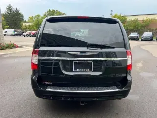 Chrysler Town and Country 2016 Touring-L 4dr Mini-Van