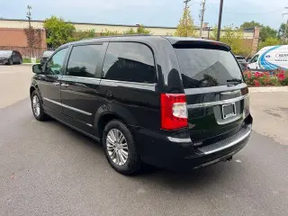 Chrysler Town and Country 2016 Touring-L 4dr Mini-Van