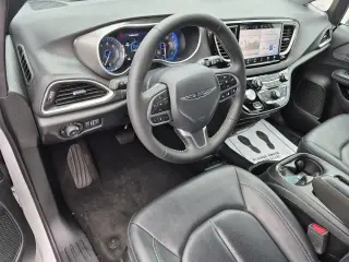 Chrysler Pacifica 2025 Select 4dr Mini-Van