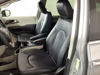 Chrysler Pacifica 2024 Touring L 4 puertas Minivan