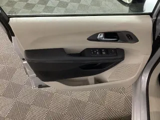 Chrysler Pacifica 2024 Touring L 4 puertas Minivan