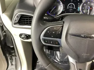 Chrysler Pacifica 2024 Touring L 4 puertas Minivan