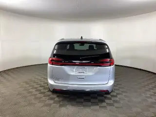 Chrysler Pacifica 2024 Touring L 4 puertas Minivan